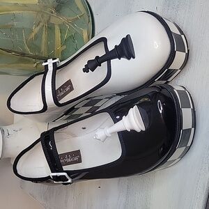 NWOT Hot Chocolate Design Chocolaticas Mary Jane Platforms SZ 8